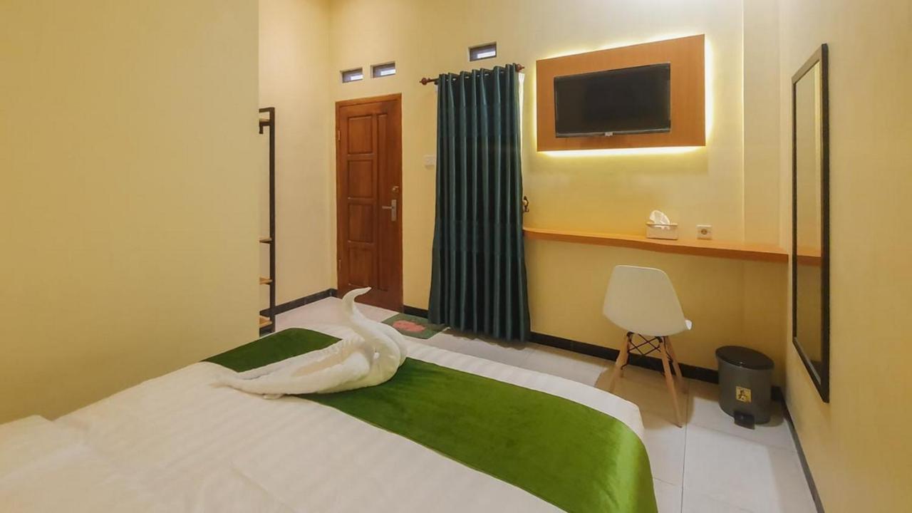 Urbanview Hotel Sakura Kampung Inggris Pare By Reddoorz Exterior foto